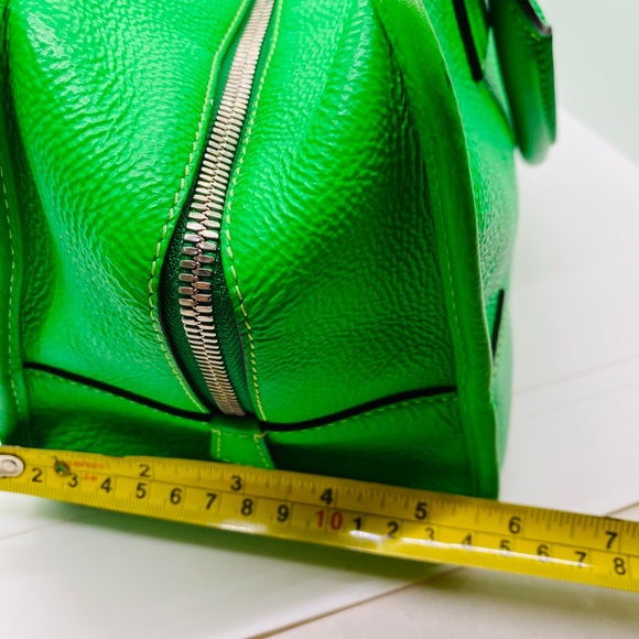 Loewe Green Limited Edition leather bag with handles - Picture 4 of 17